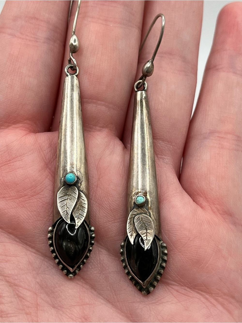 Stunning Vintage 3 Inch Sterling Native American Black Onyx Turquoise Earrings - Picture 6 of 8